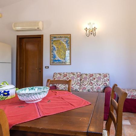 Casa Ulmi Con Piscina Bed & Breakfast อุจจาโน ลาเคียซา ภายนอก รูปภาพ