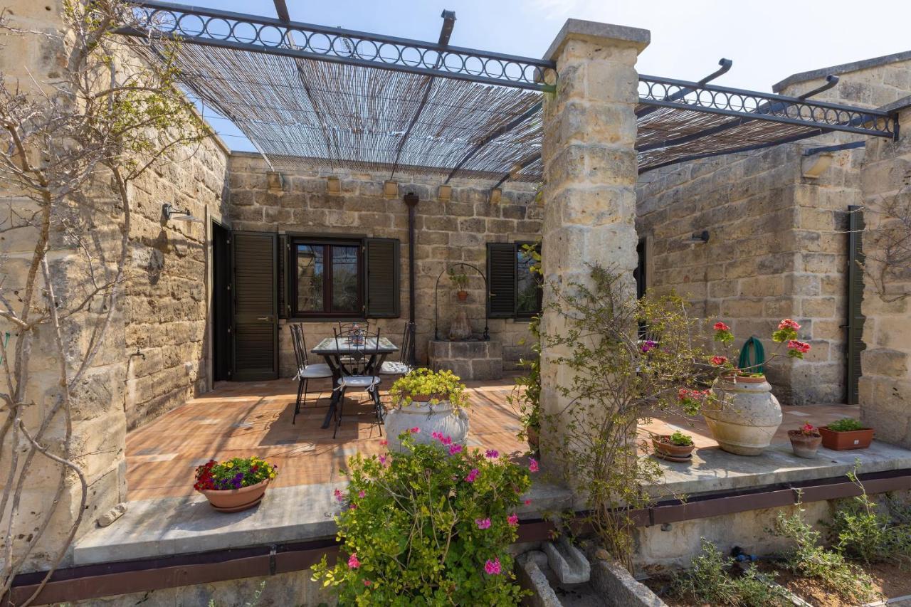 Casa Ulmi Con Piscina Bed & Breakfast อุจจาโน ลาเคียซา ภายนอก รูปภาพ