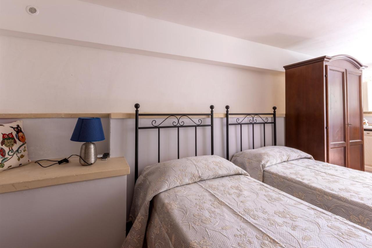 Casa Ulmi Con Piscina Bed & Breakfast อุจจาโน ลาเคียซา ภายนอก รูปภาพ