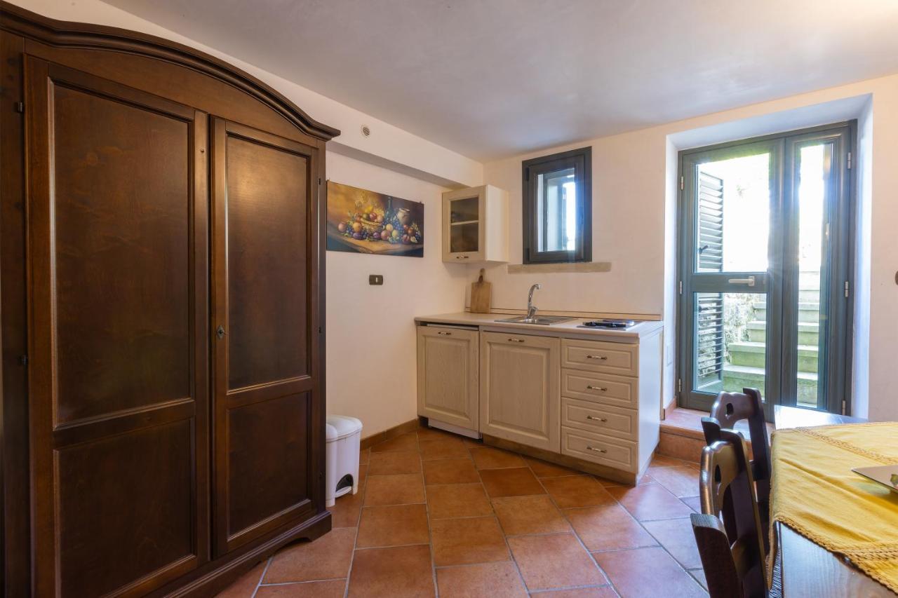 Casa Ulmi Con Piscina Bed & Breakfast อุจจาโน ลาเคียซา ภายนอก รูปภาพ