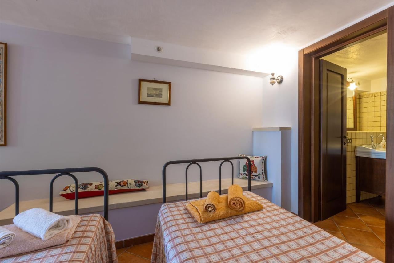 Casa Ulmi Con Piscina Bed & Breakfast อุจจาโน ลาเคียซา ภายนอก รูปภาพ