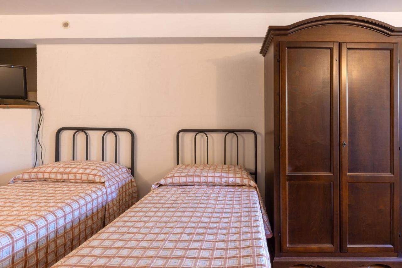 Casa Ulmi Con Piscina Bed & Breakfast อุจจาโน ลาเคียซา ภายนอก รูปภาพ